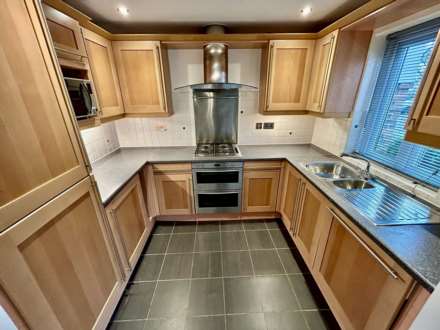 Randalls Road, Leatherhead, KT22 7UH, Image 2