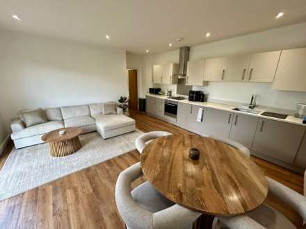 Upper High Street, Epsom, KT17 4RA, Image 3