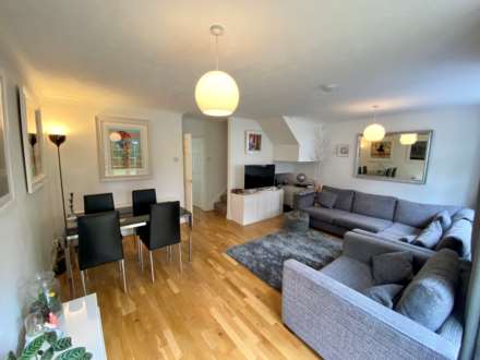 Mayfair Close, Surbiton, KT6 6RR, Image 5