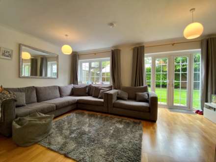 Mayfair Close, Surbiton, KT6 6RR, Image 7