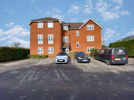 Clements Mead, Leatherhead, KT22 7FN, Image 2