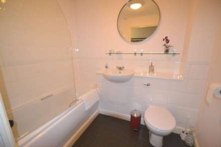 Station Approach, Epsom, KT19 8DL, Image 4