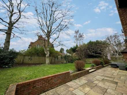 Park Lane, Ashtead, KT21 1DW, Image 3