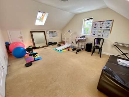 Quarry Gardens, Leatherhead, KT22 8UE, Image 17