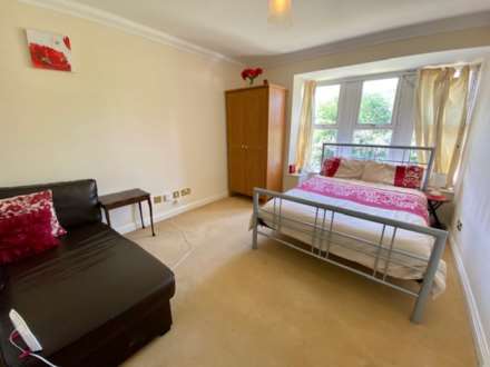 Quarry Gardens, Leatherhead, KT22 8UE, Image 7