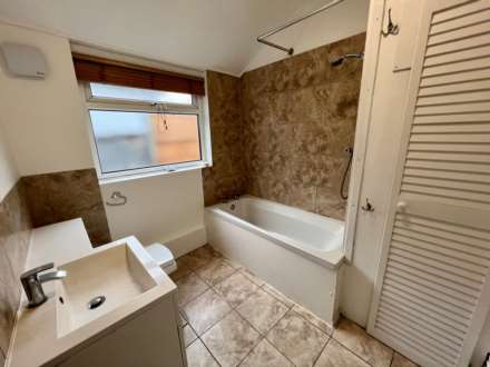 Adelphi Road, Epsom, KT17 1JB, Image 6