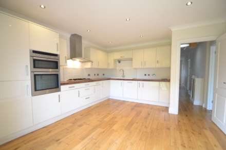 West Gardens, Epsom, KT17 1NQ, Image 3