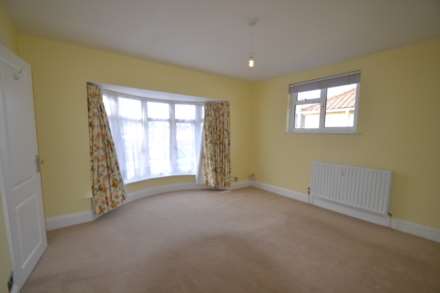 West Gardens, Epsom, KT17 1NQ, Image 4