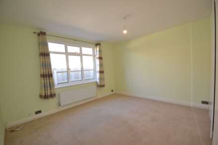 West Gardens, Epsom, KT17 1NQ, Image 6