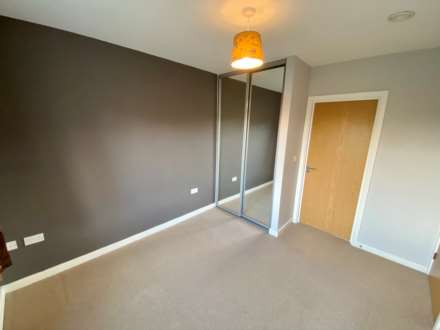 Pine Close, Epsom, KT19 8FN, Image 7