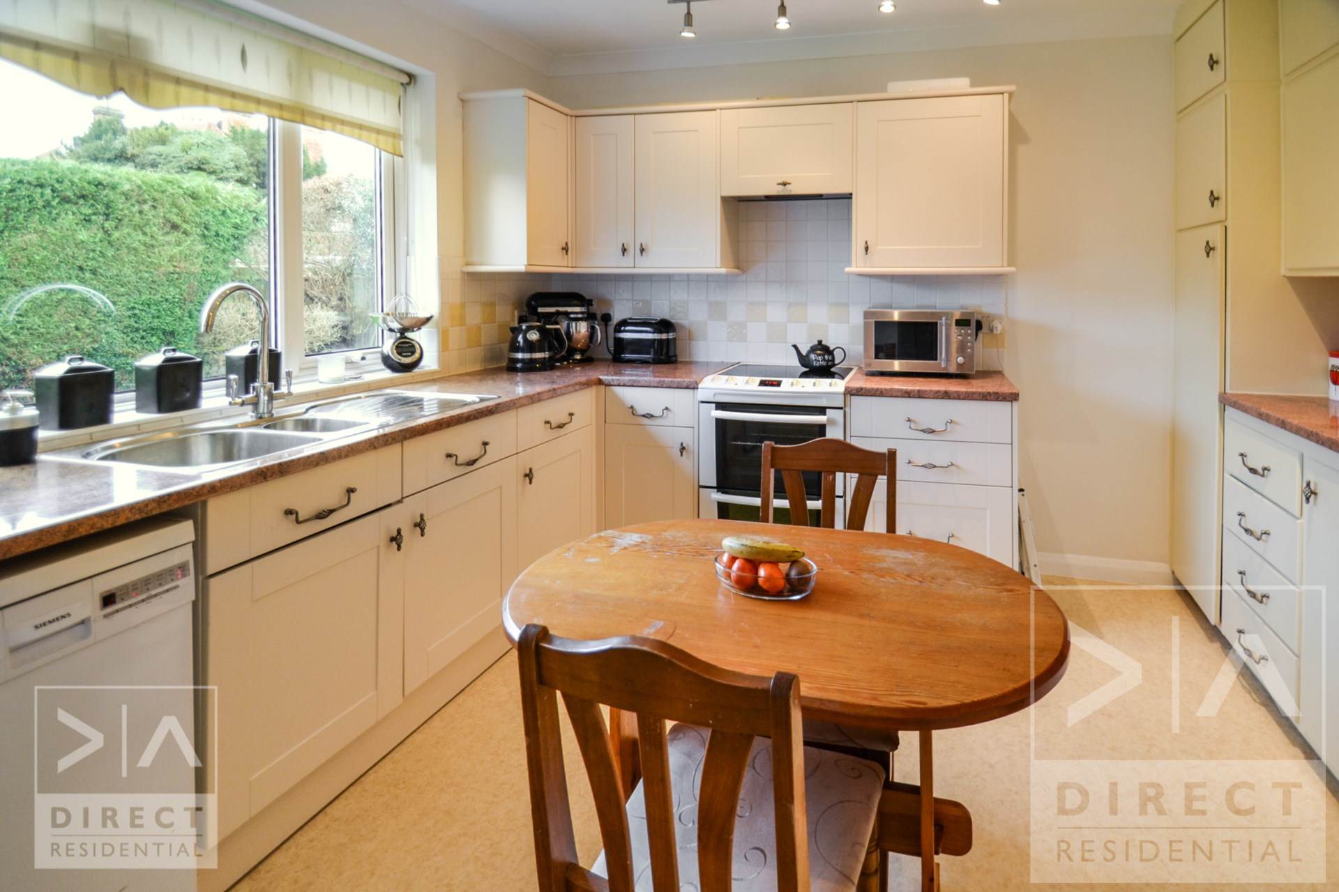 Quennell Close, Ashtead, KT21 2AW, Image 8