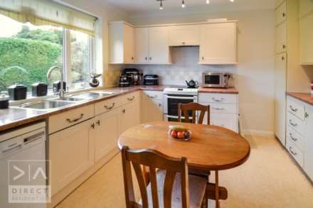 Quennell Close, Ashtead, KT21 2AW, Image 8