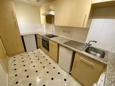 Station Approach, Epsom, KT19 8BY, Image 5