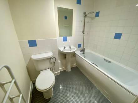 Station Approach, Epsom, KT19 8BY, Image 8