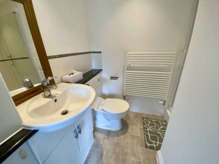 Cavendish Walk, Epsom, KT19 8AP, Image 11