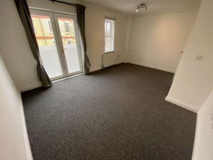 Cavendish Walk, Epsom, KT19 8AP, Image 12