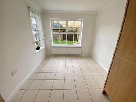 Cavendish Walk, Epsom, KT19 8AP, Image 5