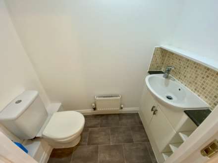 Cavendish Walk, Epsom, KT19 8AP, Image 6