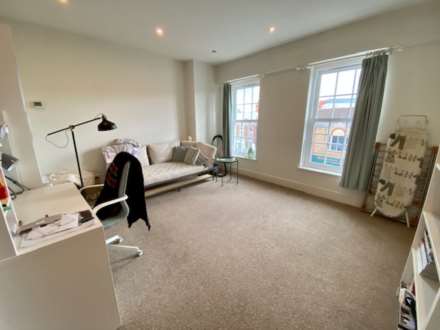 High Street, Epsom, KT19 8AH