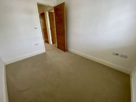 Mimosa Close, Epsom, KT17 3FF, Image 17