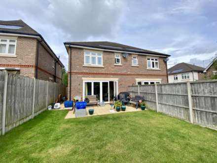 Mimosa Close, Epsom, KT17 3FF, Image 6