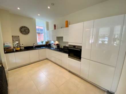 Greenbank Court, Sherwood Way, KT19 8LQ, Image 5