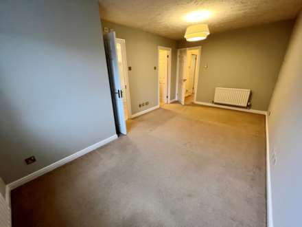 Farriers Road, Epsom, KT17 1NS, Image 10