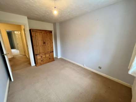 Farriers Road, Epsom, KT17 1NS, Image 14