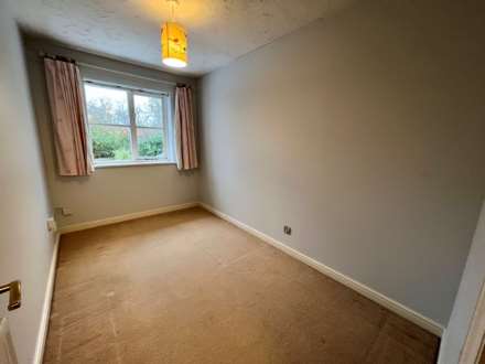 Farriers Road, Epsom, KT17 1NS, Image 15