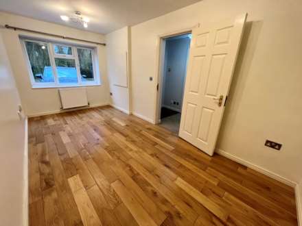 Farriers Road, Epsom, KT17 1NS, Image 2