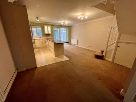 Farriers Road, Epsom, KT17 1NS, Image 3