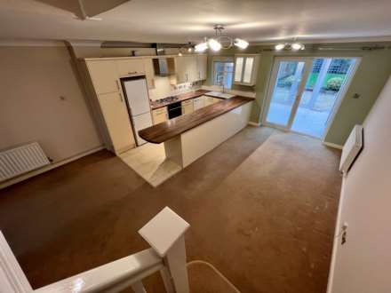 Farriers Road, Epsom, KT17 1NS, Image 4