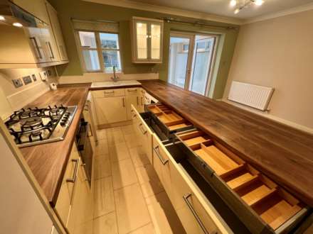 Farriers Road, Epsom, KT17 1NS, Image 6