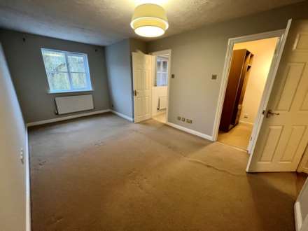 Farriers Road, Epsom, KT17 1NS, Image 9