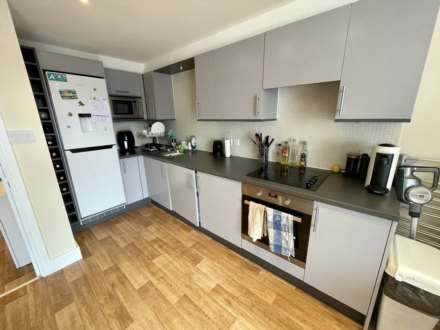 The Oaks Square, Epsom, KT19 8AR