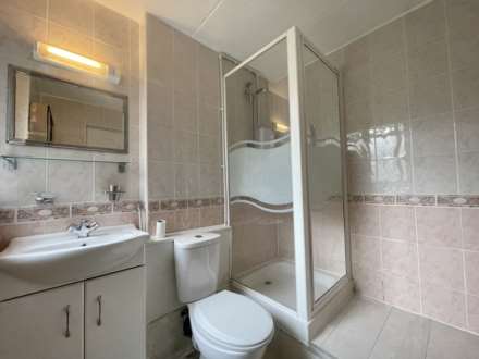 Chichester Court, Chessington Road, Epsom, KT17 1TP, Image 11