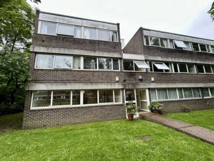 Chichester Court, Chessington Road, Epsom, KT17 1TP, Image 4