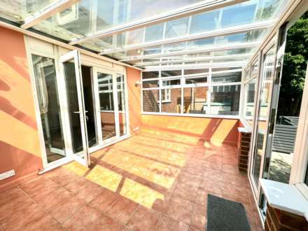Meadow Walk, Epsom, KT19 0AX, Image 11