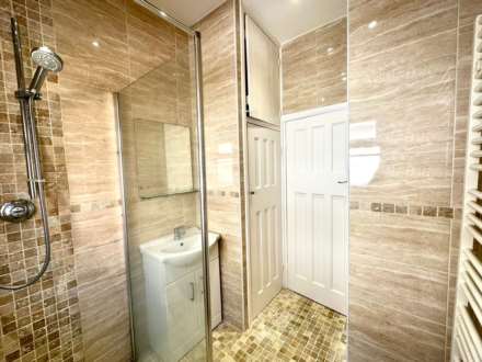 Meadow Walk, Epsom, KT19 0AX, Image 12