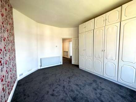 Meadow Walk, Epsom, KT19 0AX, Image 2