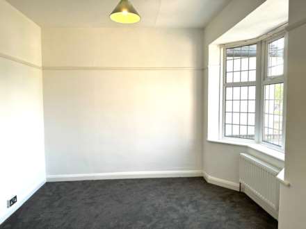Meadow Walk, Epsom, KT19 0AX, Image 4