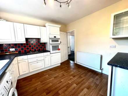 Meadow Walk, Epsom, KT19 0AX, Image 6