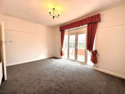 Meadow Walk, Epsom, KT19 0AX, Image 8