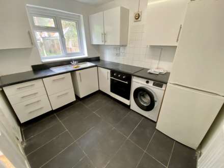 The Parade, Epsom, KT18 5DU, Image 3