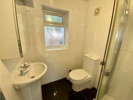 The Parade, Epsom, KT18 5DU, Image 4