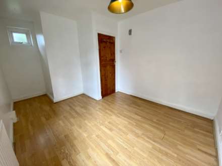 The Parade, Epsom, KT18 5DU, Image 7