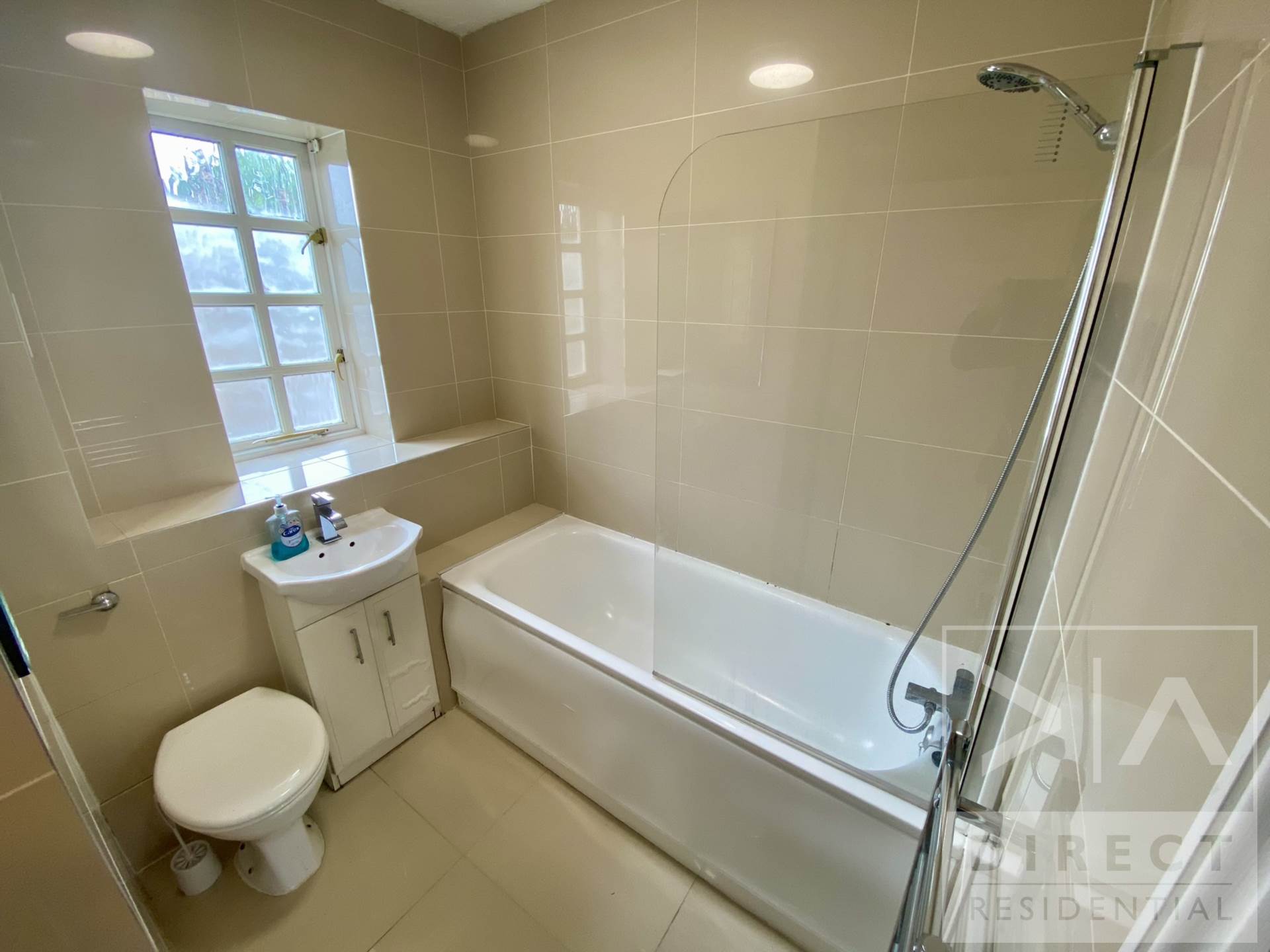 Elizabeth Court, Station Approach, KT17 1DR, Image 9