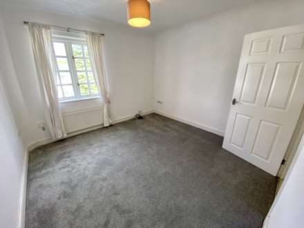 Elizabeth Court, Station Approach, KT17 1DR, Image 5