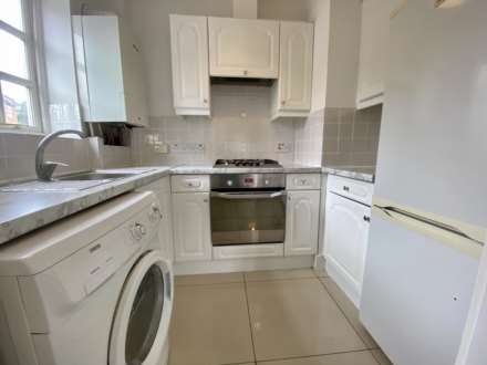 Elizabeth Court, Station Approach, KT17 1DR, Image 6