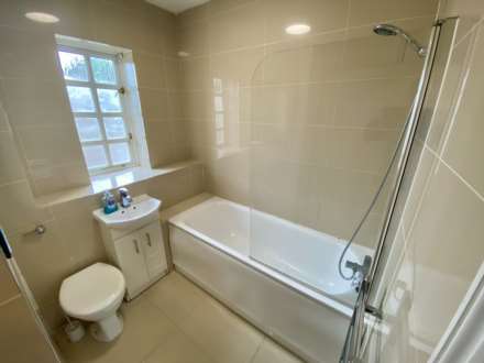 Elizabeth Court, Station Approach, KT17 1DR, Image 9